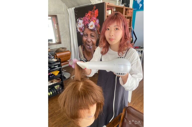 アシスタント